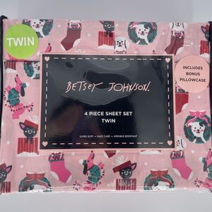 NEW Betsey Johnson Holiday Dogs Pink TWIN Sheet Set 4 Piece Christmas Theme